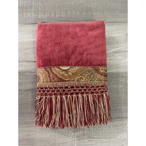 Vintage Avanti  Bohemian Paisley Red Bath Towel  Elegant Embellished Trim‎ New